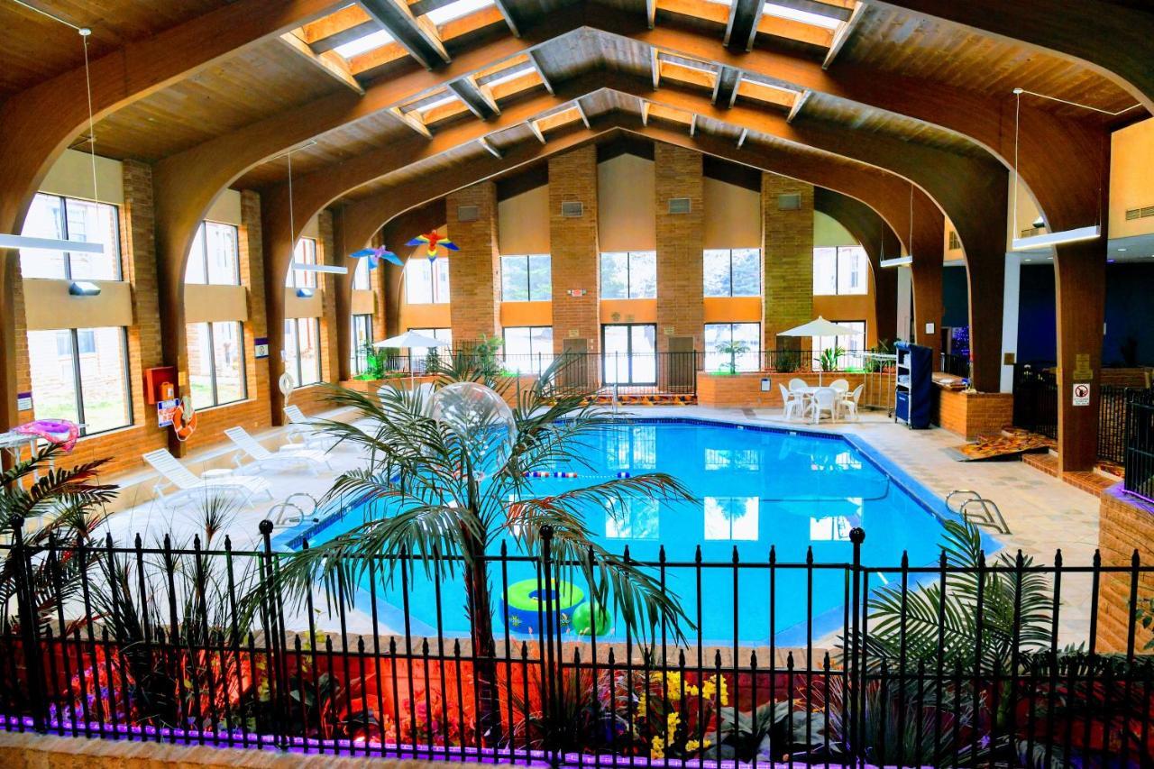 Hotel And Conference Center