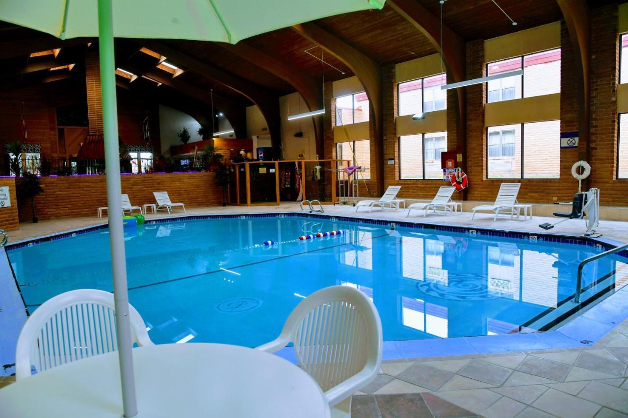 And Conference Center 2*